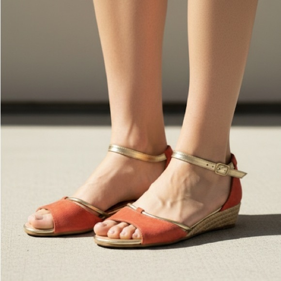 Salmon coral flat espadrille sandals with gold details - size 38 (US 8) NWOT - Picture 1 of 5